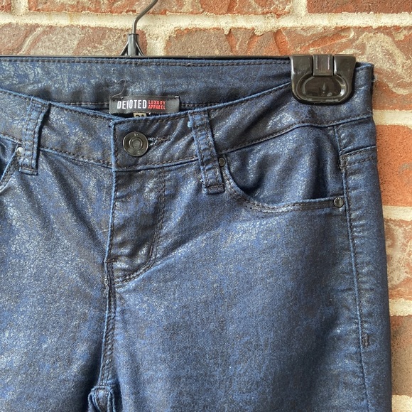 “Wet” look skinny pant. Cotton dark wash denim look - Picture 2 of 7